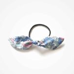 Hårelastik med Liberty Sløjfe Betsy blå/rosa